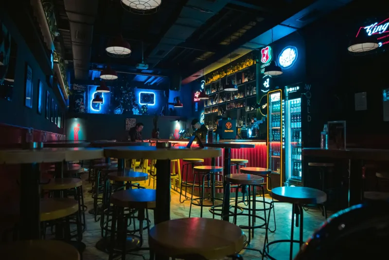 Room for Four: Inside the Tiny London Pubs Where the Beer Is Cold and the Gossip Is Warm